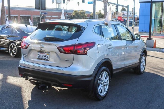 2018 Nissan Rogue Sport SV photo 4