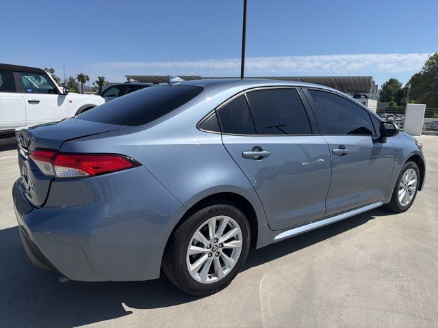 2025 Toyota Corolla Hybrid LE photo 2