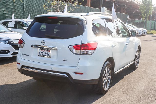 2013 Nissan Pathfinder SV photo 4