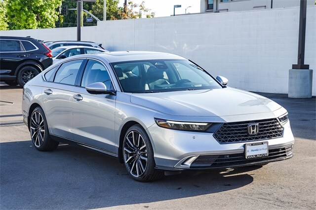 2025 Honda Accord Hybrid Touring photo 3
