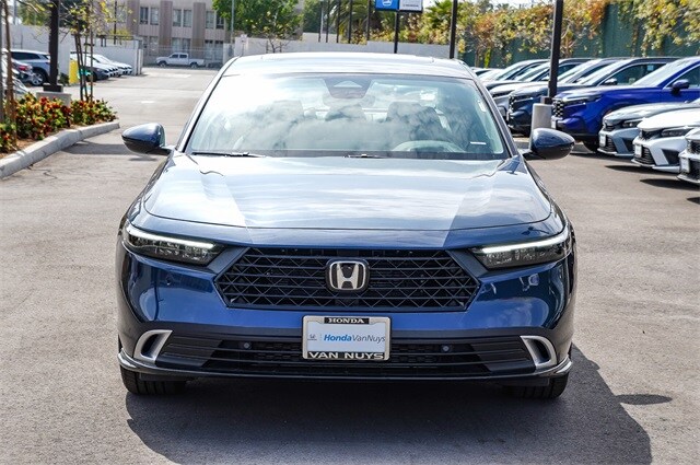 2025 Honda Accord Touring photo 2