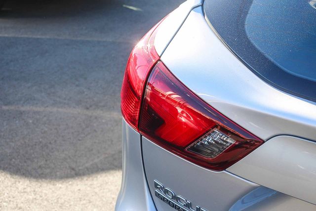 2018 Nissan Rogue Sport SV photo 3