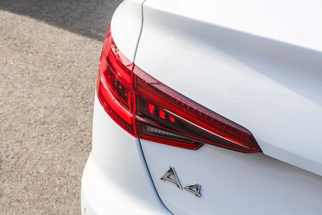 2019 Audi A4 2.0T Titanium Premium photo 3
