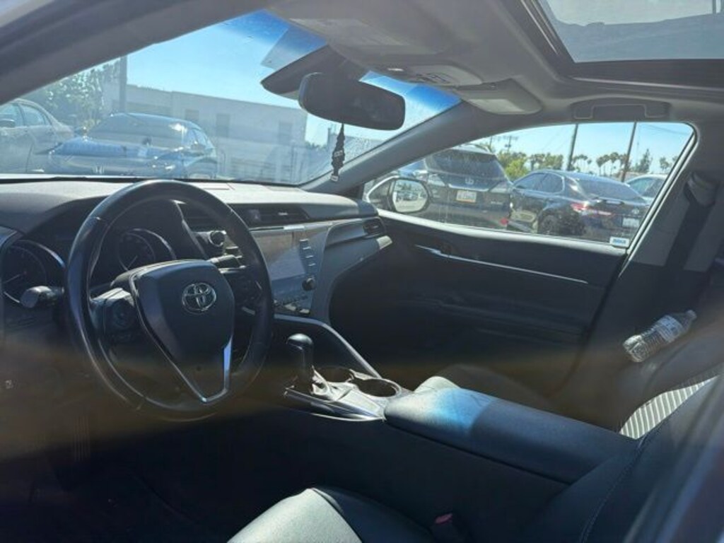 Used 2019 Toyota Camry SE Sedan