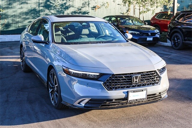 2025 Honda Accord Hybrid Touring photo 3