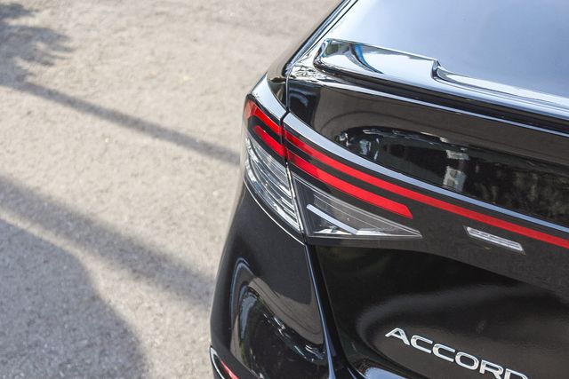 2024 Honda Accord Hybrid Sport-L photo 3