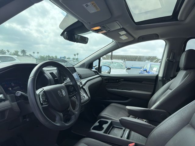 2023 Honda Odyssey Touring photo 3