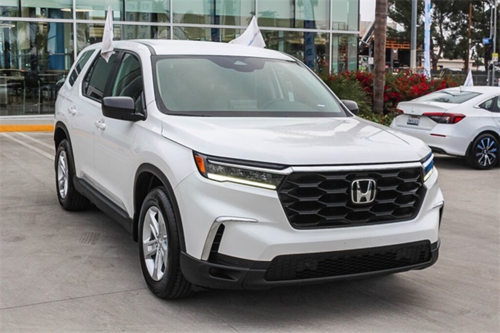 Used 2024 Honda Pilot LX SUV