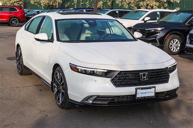2025 Honda Accord Hybrid Touring photo 3