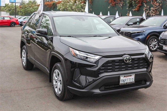 2024 Toyota RAV4 LE photo 3