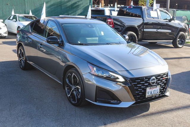 2024 Nissan Altima 2.5 SR photo 2