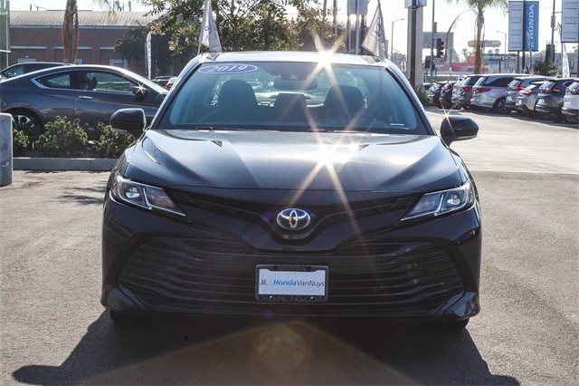 Used 2019 Toyota Camry LE with VIN 4T1B31HK2KU005915 for sale in Van Nuys, CA