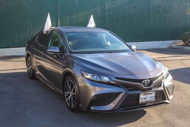 2023 Toyota Camry SE photo 2