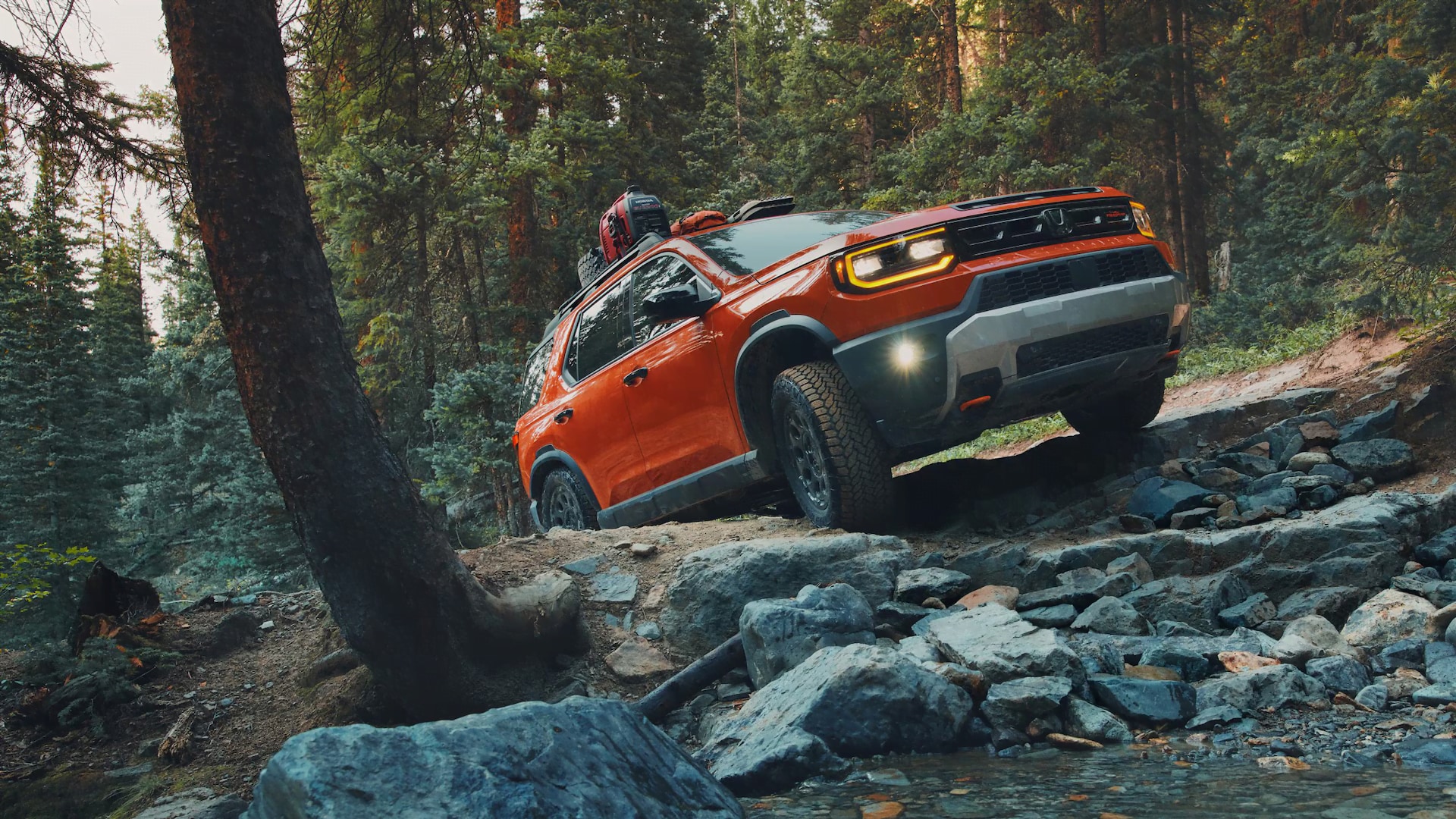 2026-Honda-Passport-forest%20exterior.png
