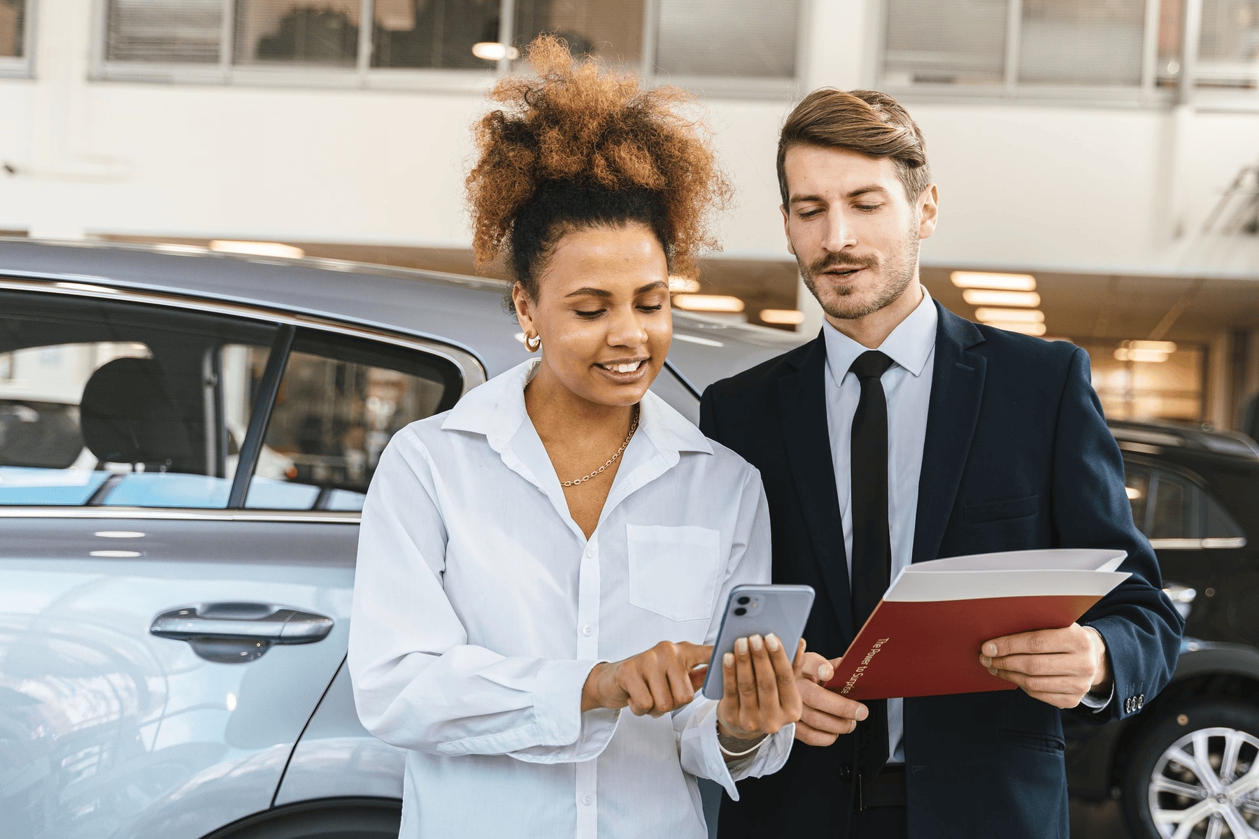 General_Dealership_SalesRep-Informing-Customer_2.png