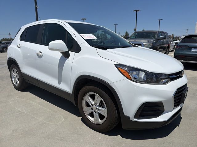 2022 Chevrolet Trax LS's photo