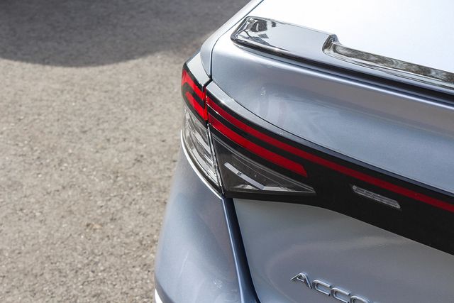 2025 Honda Accord Hybrid Sport-L photo 3