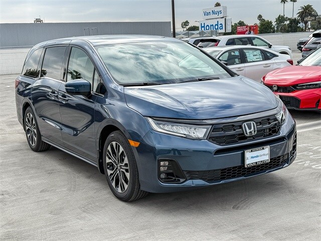 2026 Honda Odyssey Elite photo 3