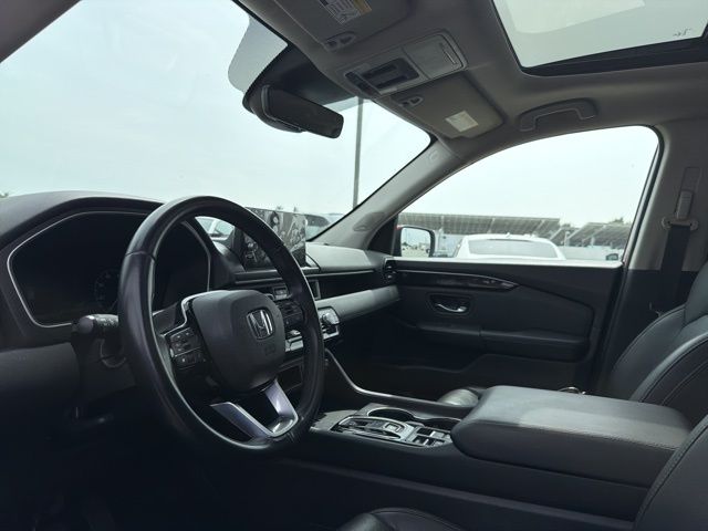 2025 Honda Pilot Touring photo 3