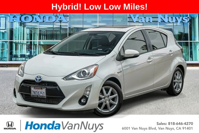 2015 Toyota Prius c Four's photo