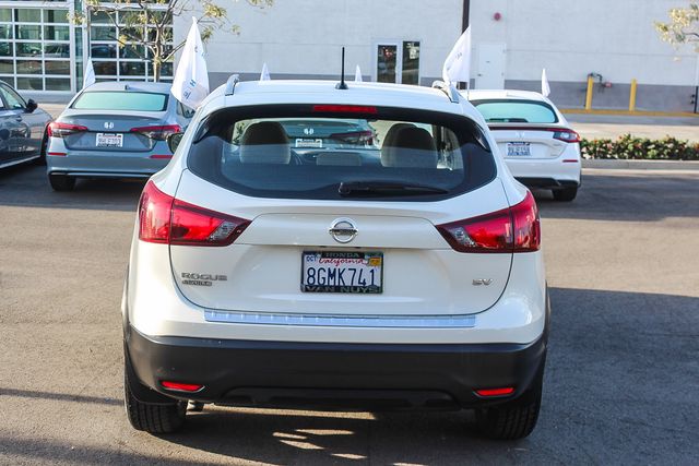 2018 Nissan Rogue Sport SV photo 5