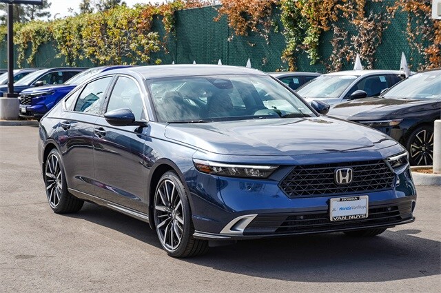 2025 Honda Accord Touring photo 3