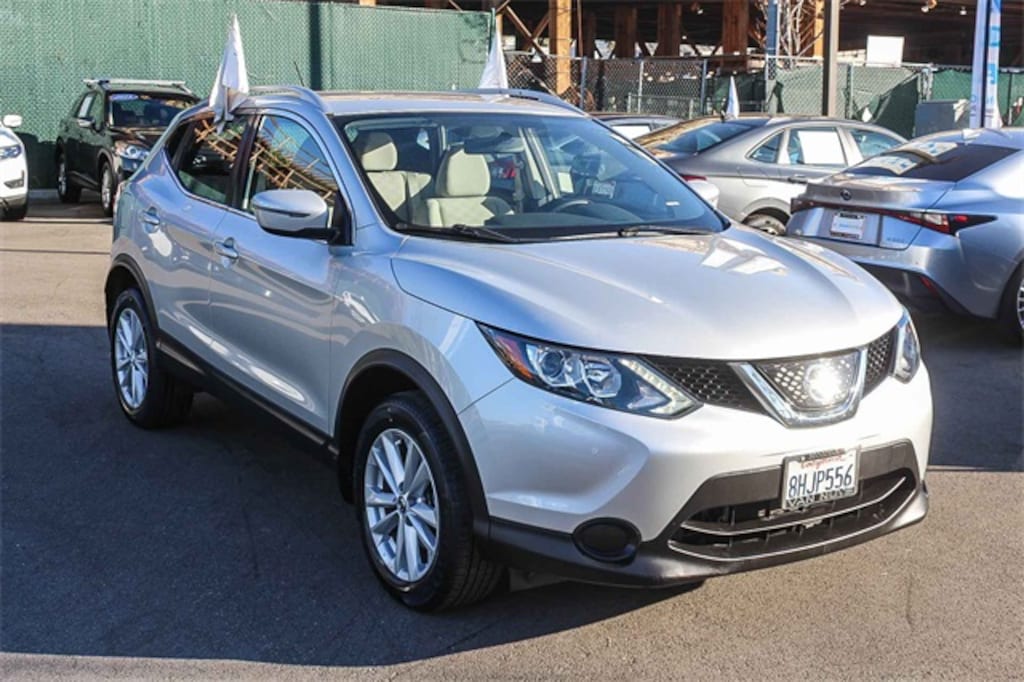 Used 2018 Nissan Rogue Sport SV SUV