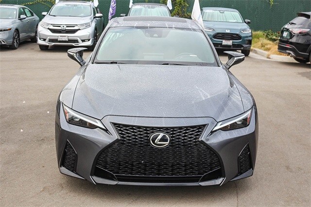 2022 Lexus IS 350 F SPORT photo 2