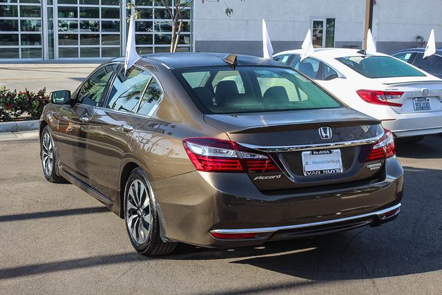 2017 Honda Accord Hybrid Touring photo 6