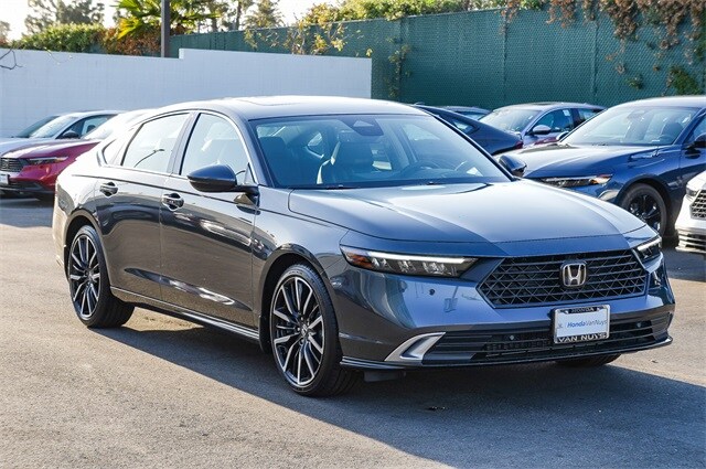 2025 Honda Accord Touring photo 3