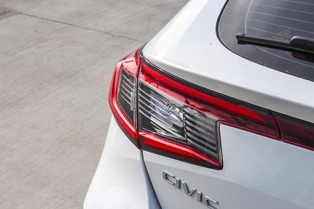 2022 Honda Civic Sport Touring photo 3