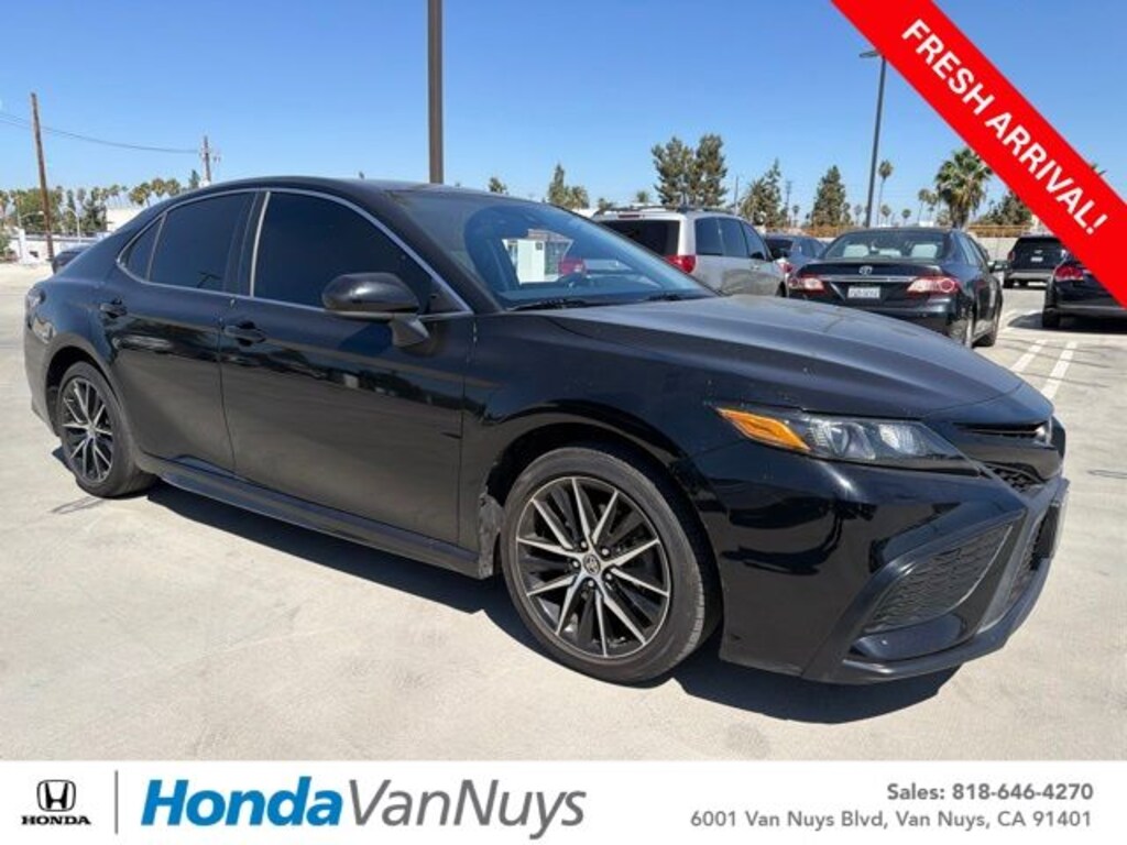 Used 2021 Toyota Camry SE Sedan