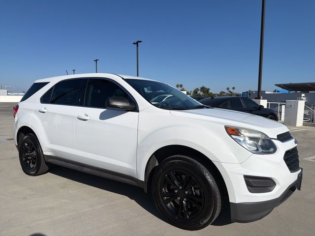 2017 Chevrolet Equinox LS's photo