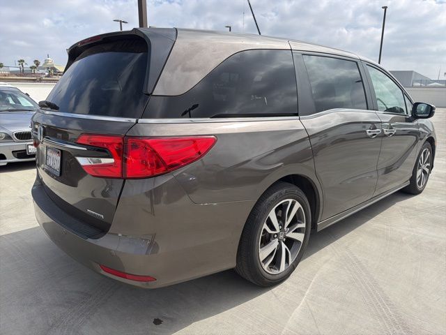 2023 Honda Odyssey Touring photo 2