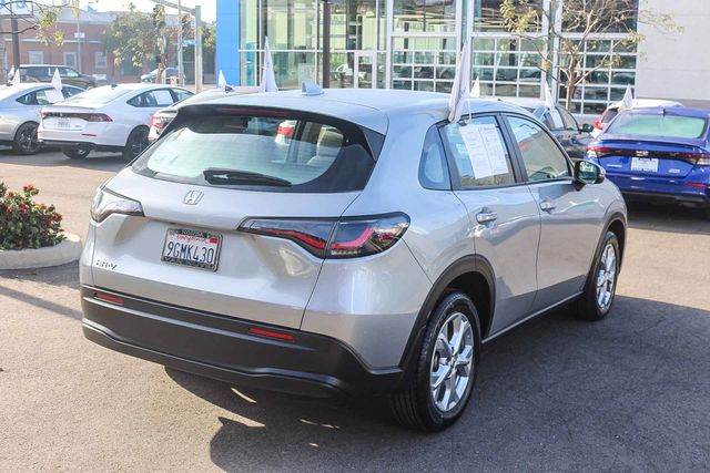 2023 Honda HR-V LX photo 4