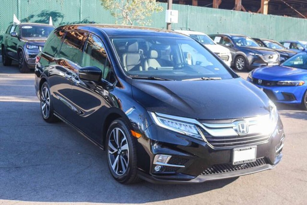 Used 2018 Honda Odyssey Elite Minivan/Van