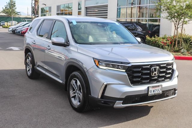 2024 Honda Pilot EX-L 8 Passenger photo 2