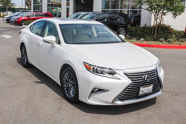 2017 LEXUS ES 350 photo 2