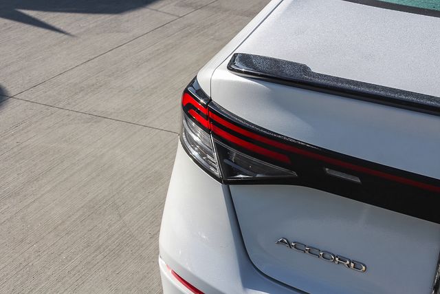 2023 Honda Accord Hybrid Sport-L photo 3