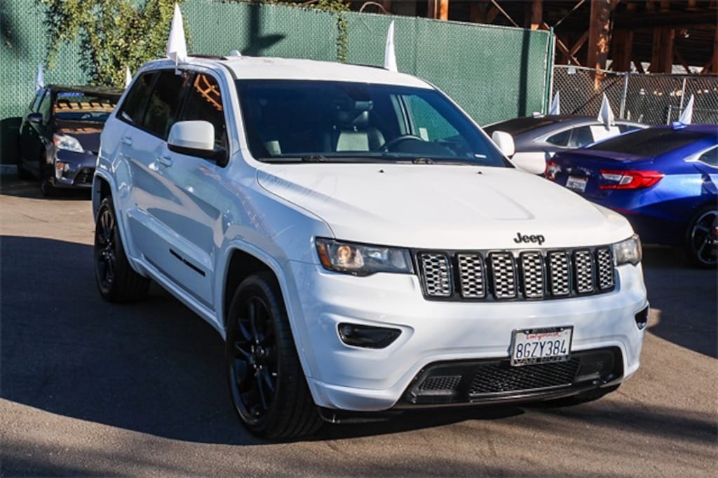 Used 2018 Jeep Grand Cherokee Altitude SUV