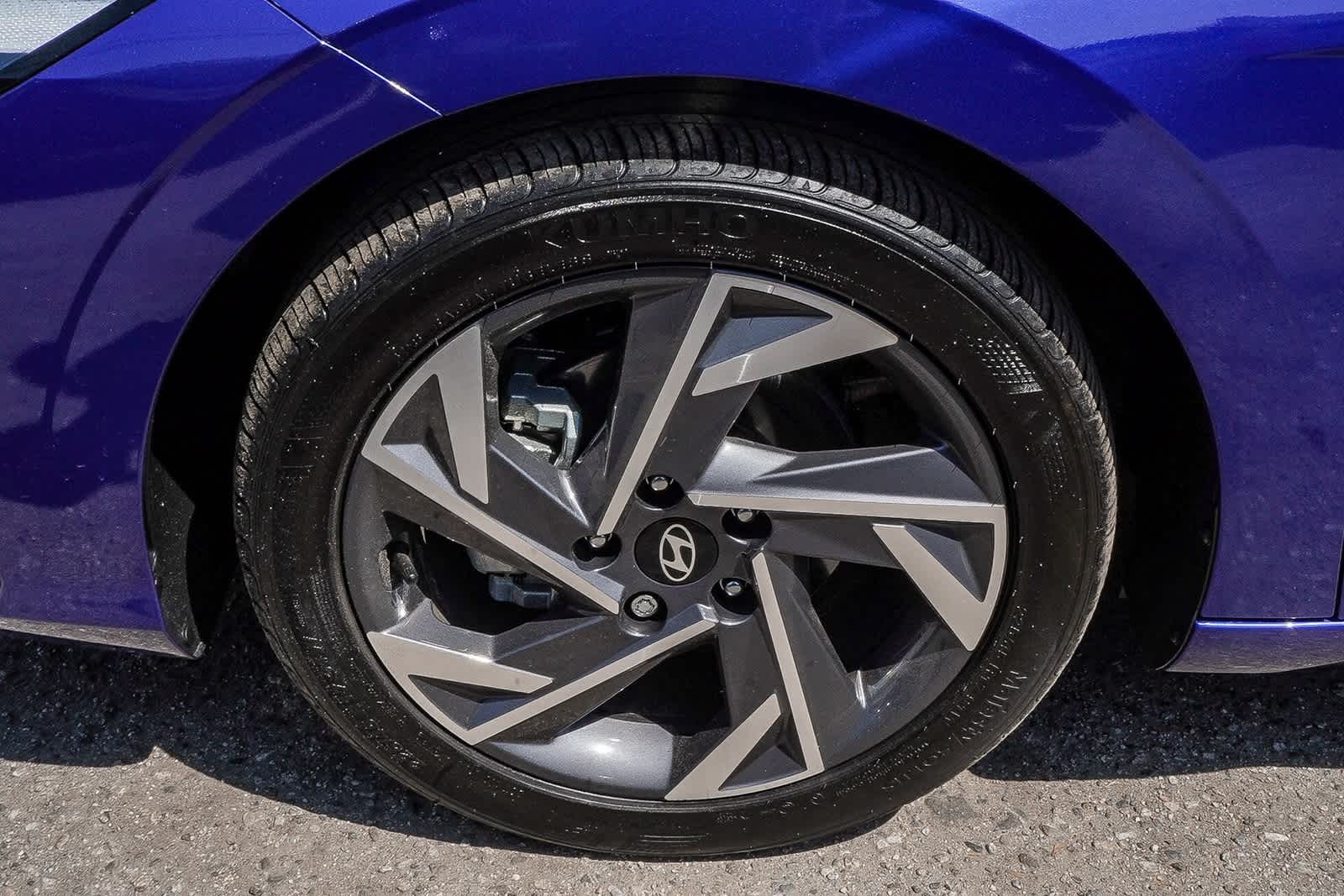 Thumbnail: 2025 Hyundai Elantra - 9