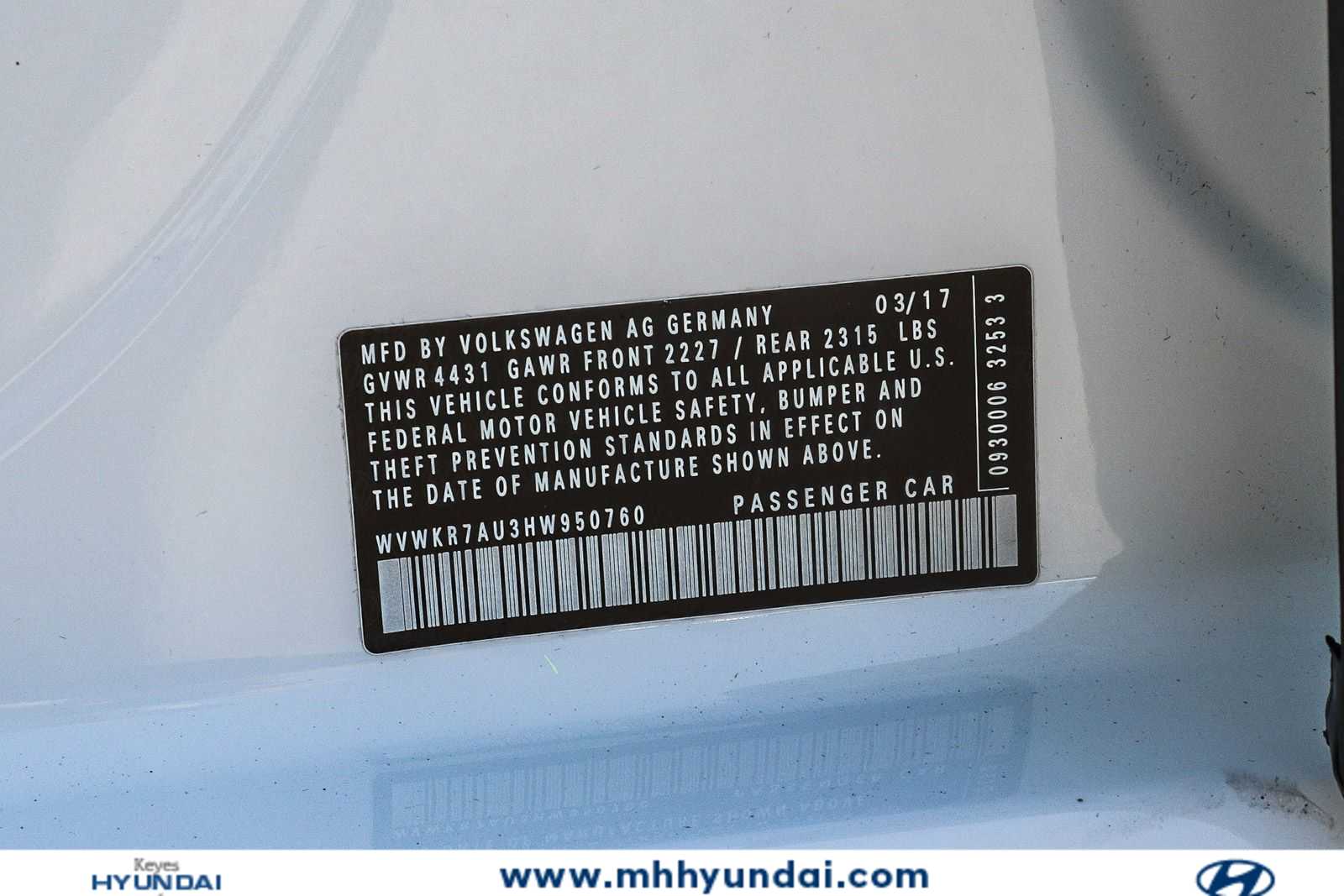 Thumbnail: 2017 Volkswagen e-Golf - 27