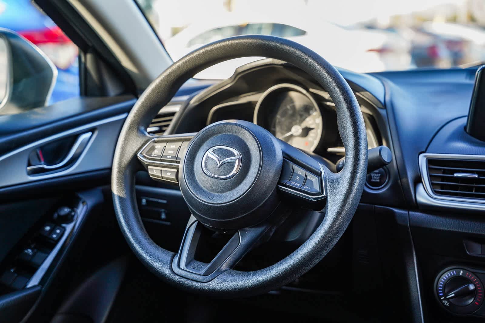 Thumbnail: 2018 Mazda Mazda3 - 15