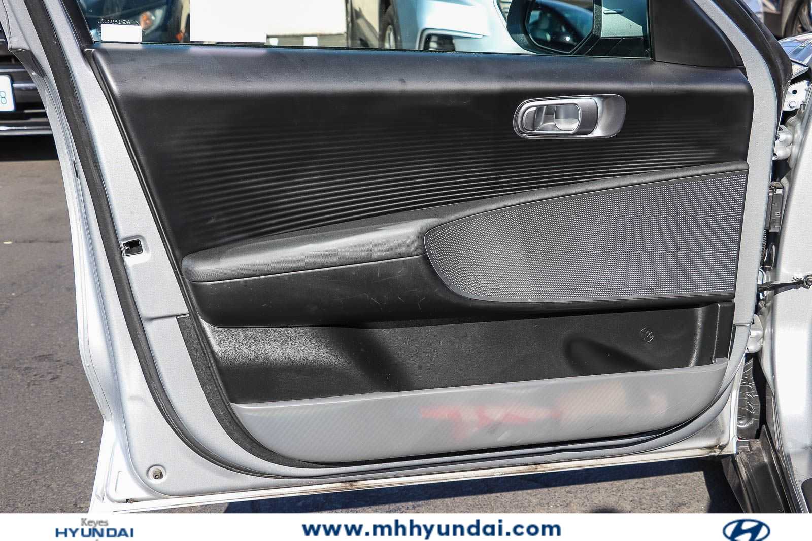 Thumbnail: 2023 Hyundai Ioniq 6 - 20
