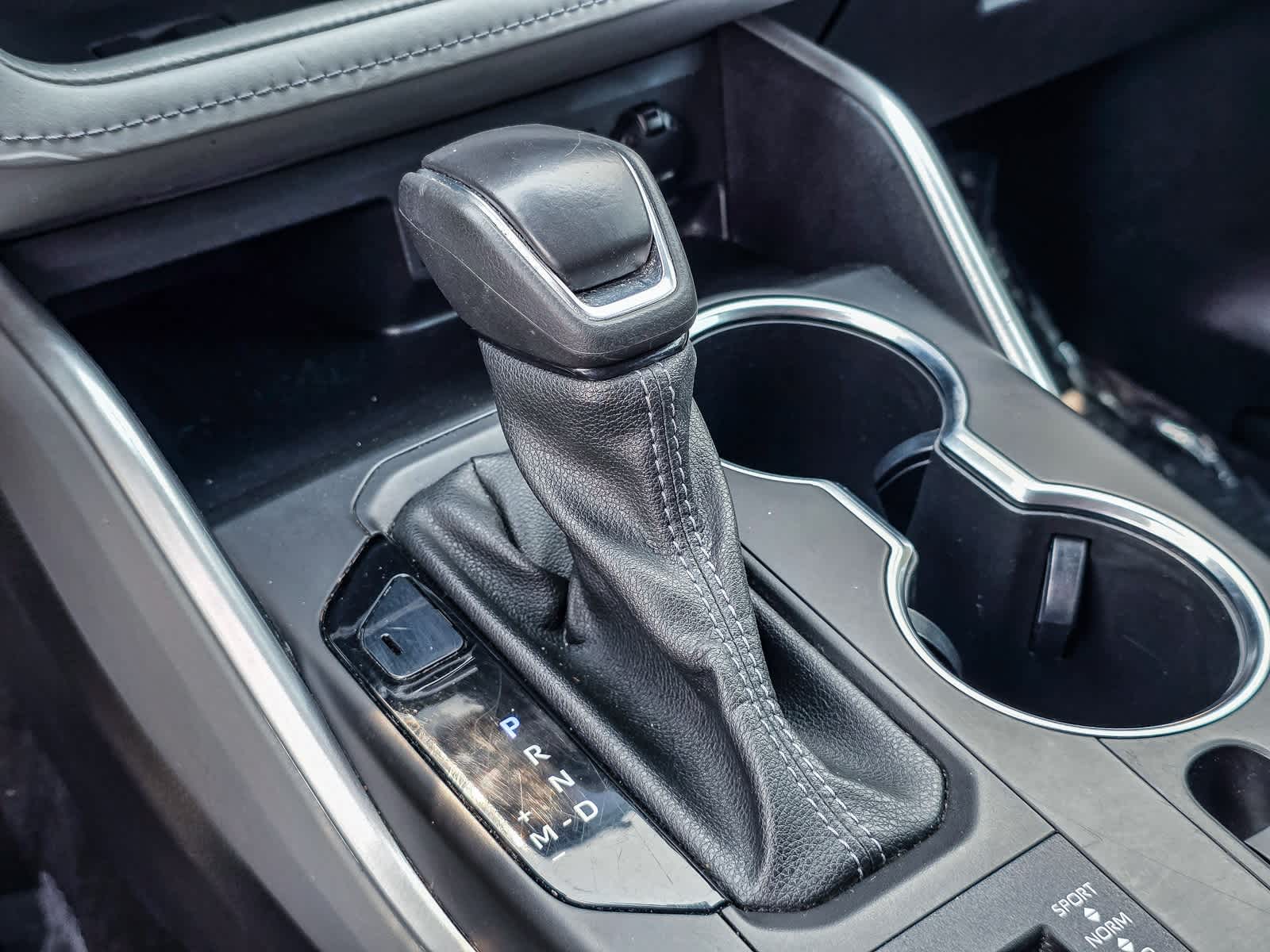 Thumbnail: 2022 Toyota Highlander - 16