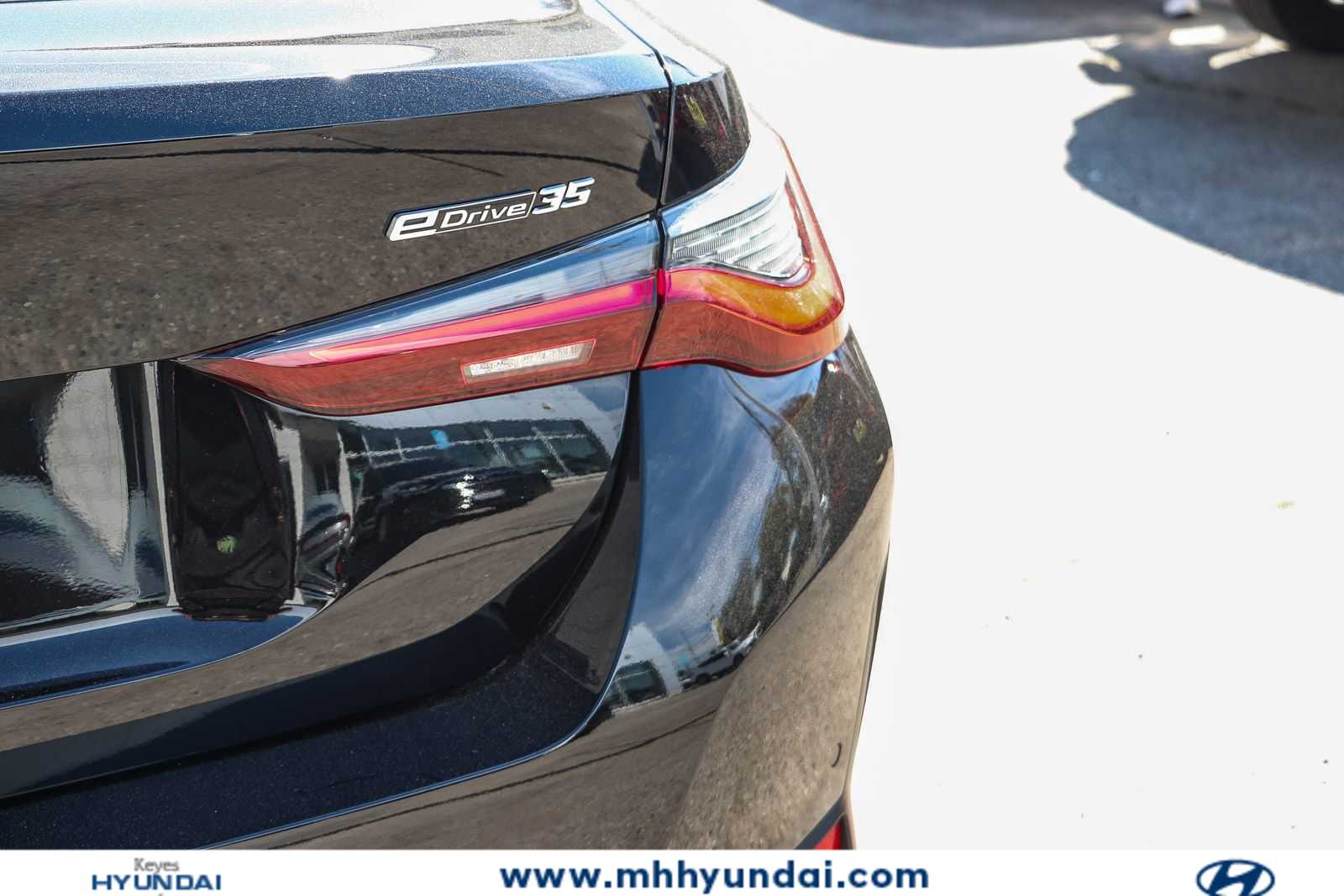 Thumbnail: 2023 BMW i4 - 9
