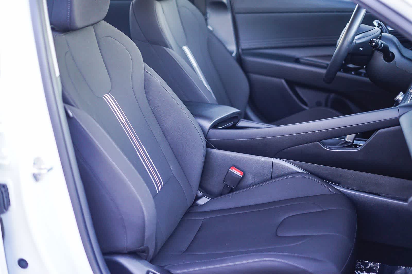 Thumbnail: 2025 Hyundai Elantra - 17