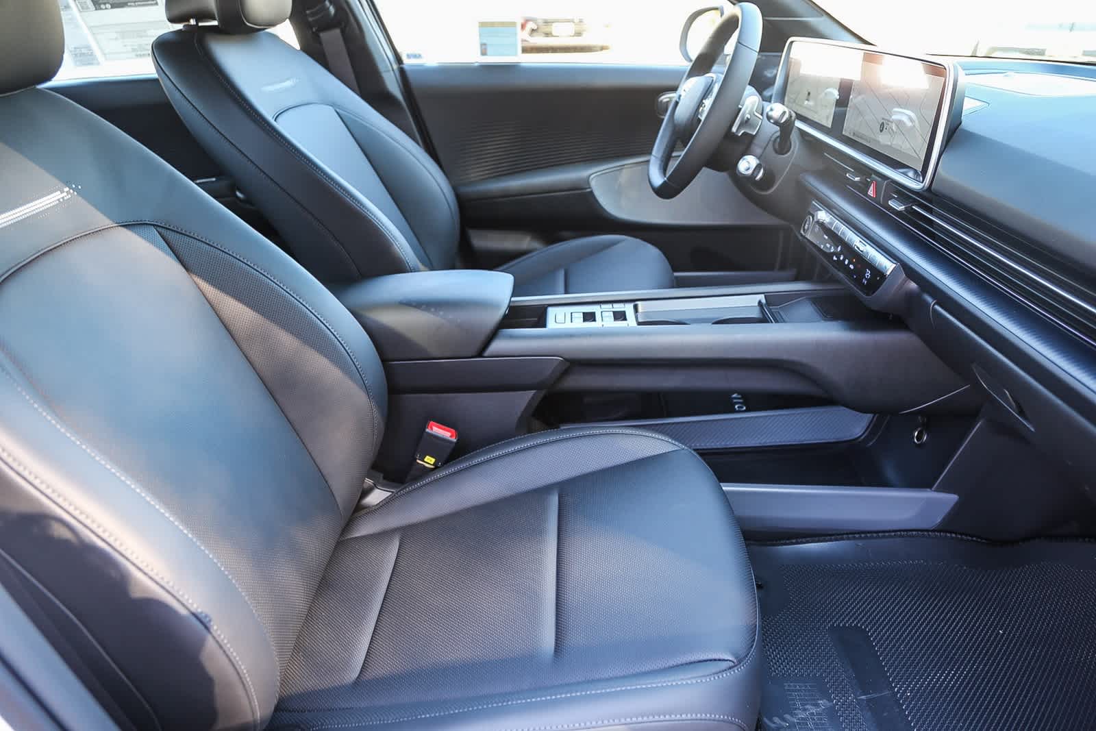 Thumbnail: 2025 Hyundai Ioniq 6 - 18