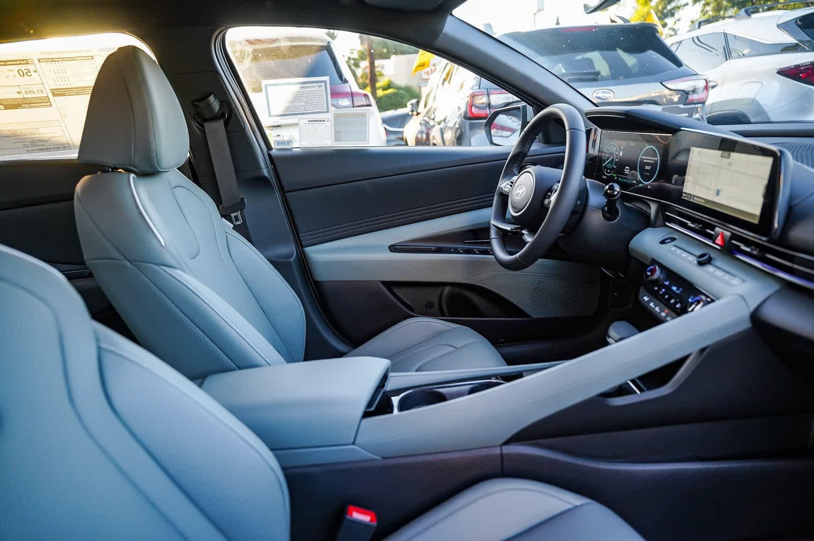 Thumbnail: 2025 Hyundai Elantra - 18