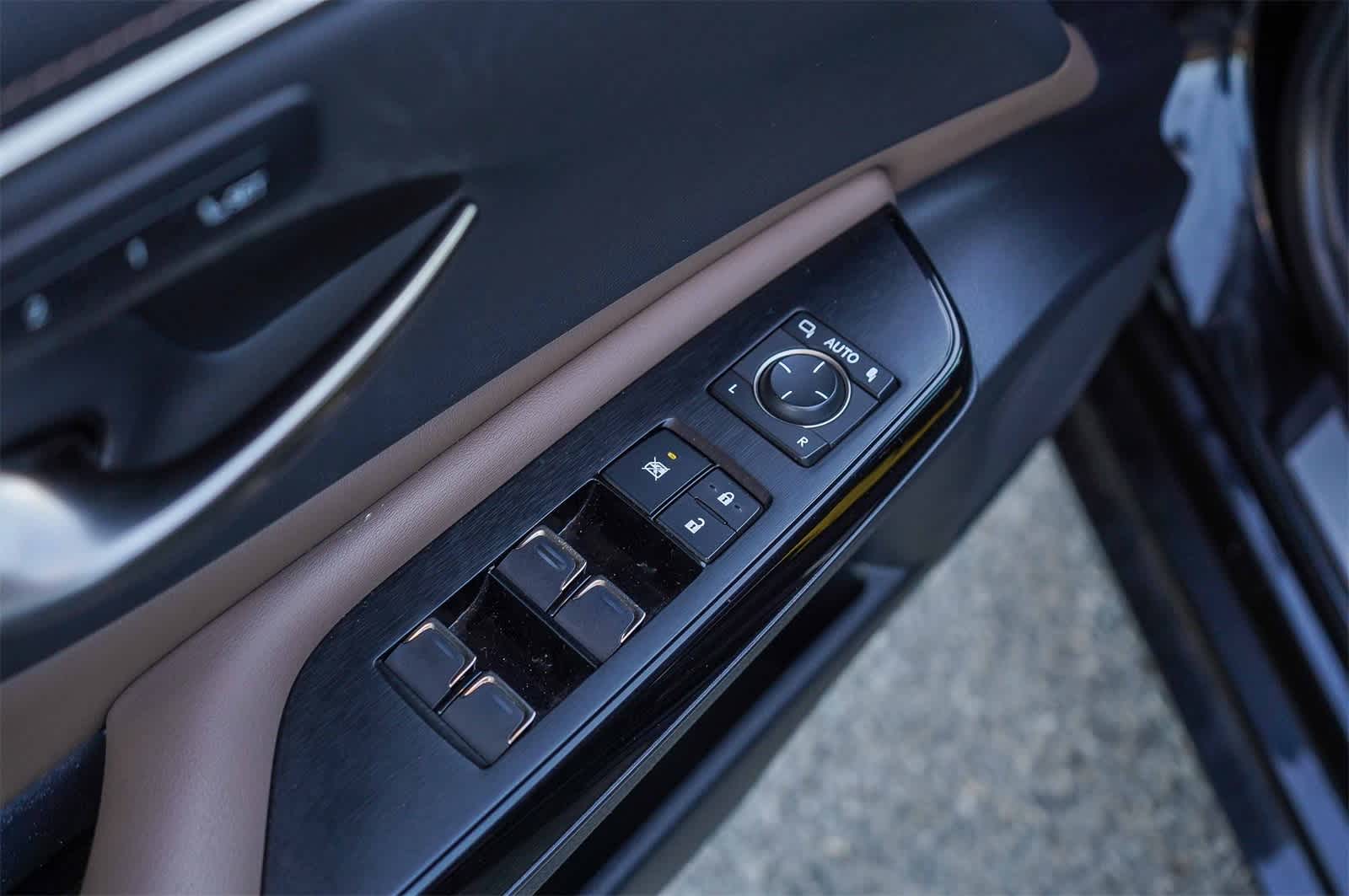 Thumbnail: 2023 Lexus ES - 20